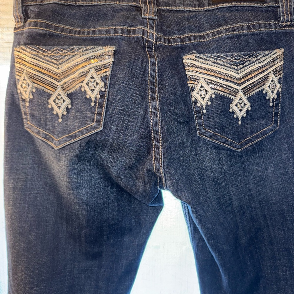 Rock & Roll Cowgirl Blue Boot Cut Jeans with Embroidered Details Size 28 long